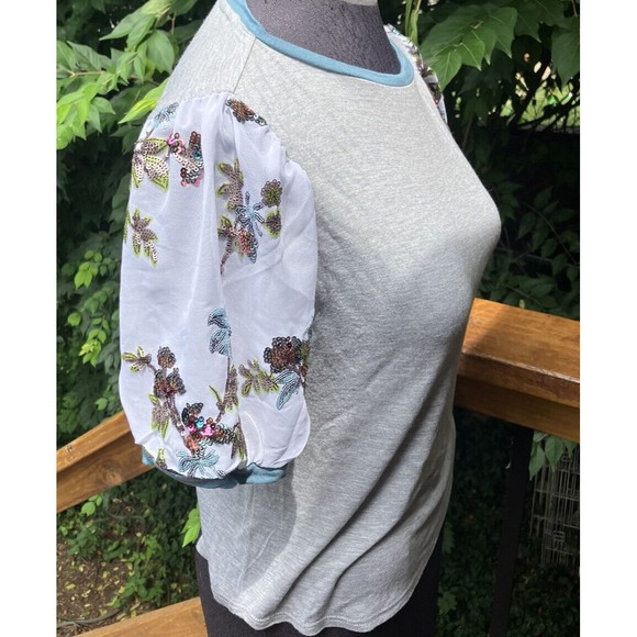 TINY ANTHROPOLOGIE Top Gray Knit Sequin Sheer Floral Short Sleeved T Shirt XS - Picture 3 of 7